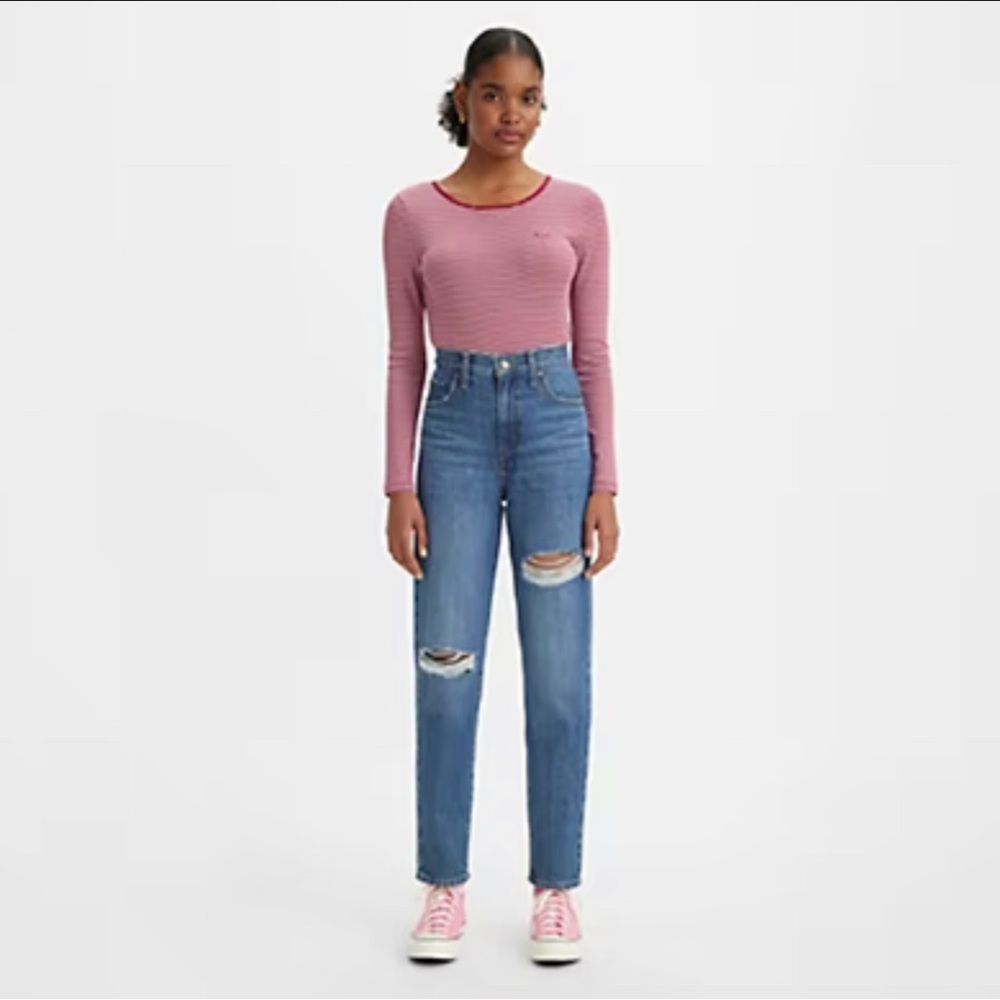 NWT Levi’s Mom Jeans